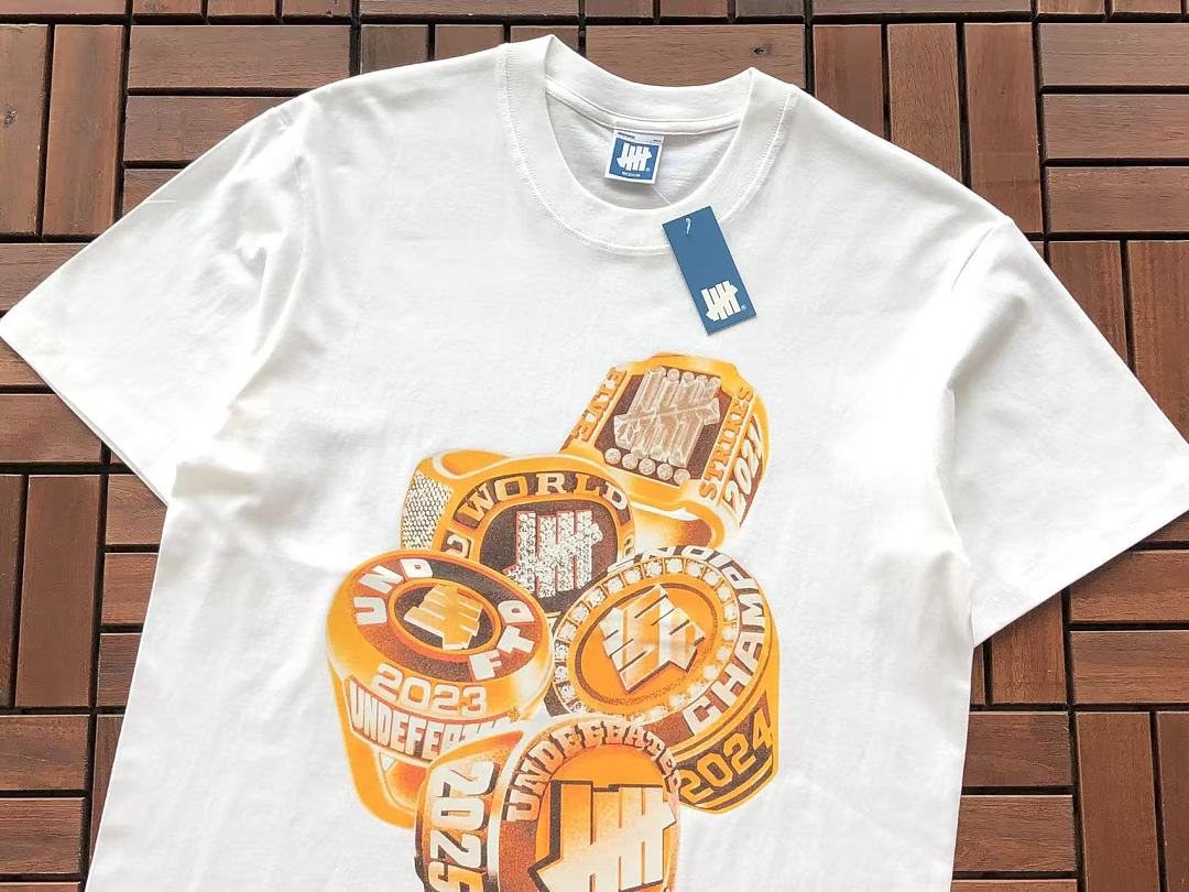 On Running ~85 UNDEFEATED T-SHIRT 55051433 (Im 185CM 80KG Iwear Size M In The Photo) - Image 9