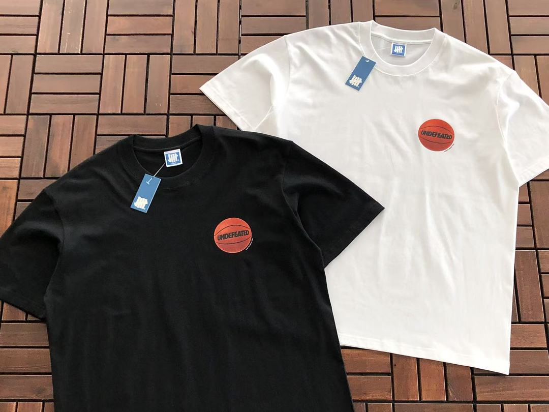 On Running ~85 UNDEFEATED T-SHIRT 55070653 (Im 185CM 80KG Iwear Size L In The Photo) - Image 6