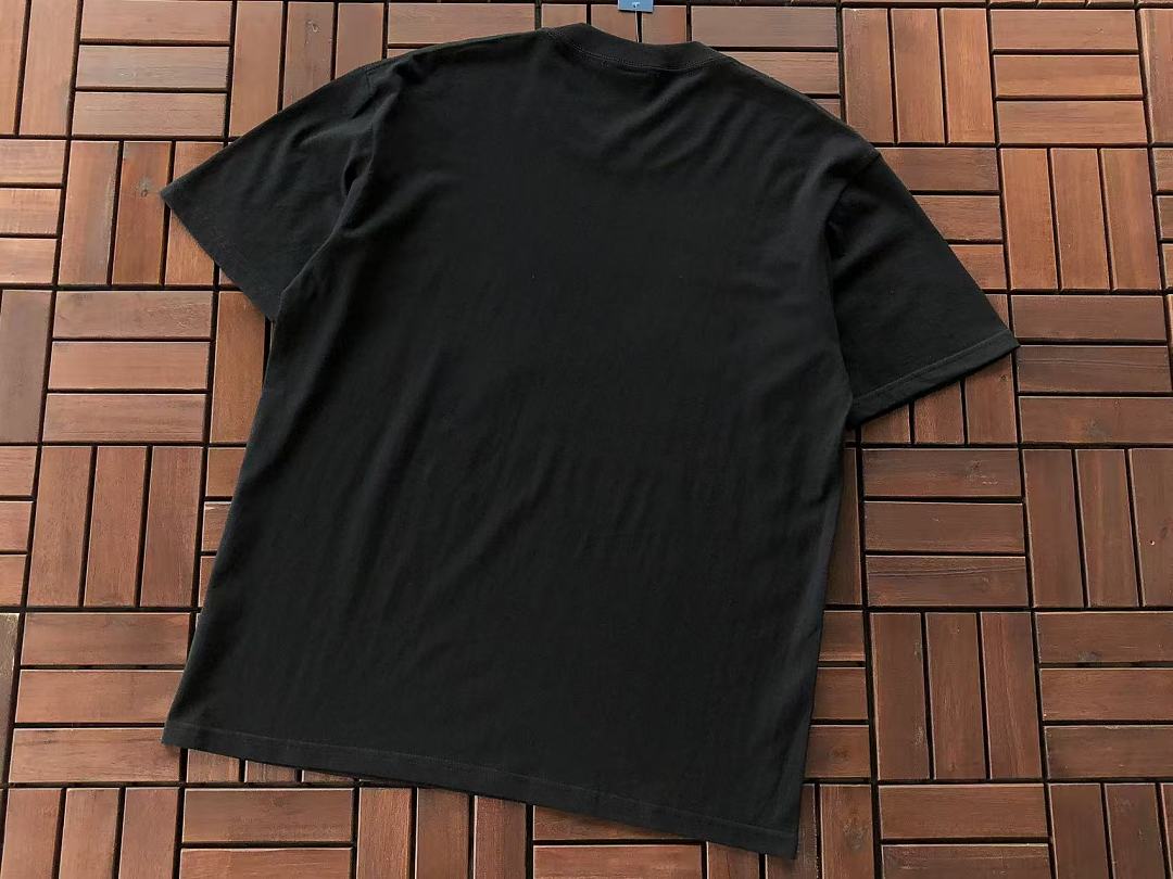 On Running ~85 UNDEFEATED T-SHIRT 55070620 (Im 185CM 80KG Iwear Size L In The Photo) - Image 17