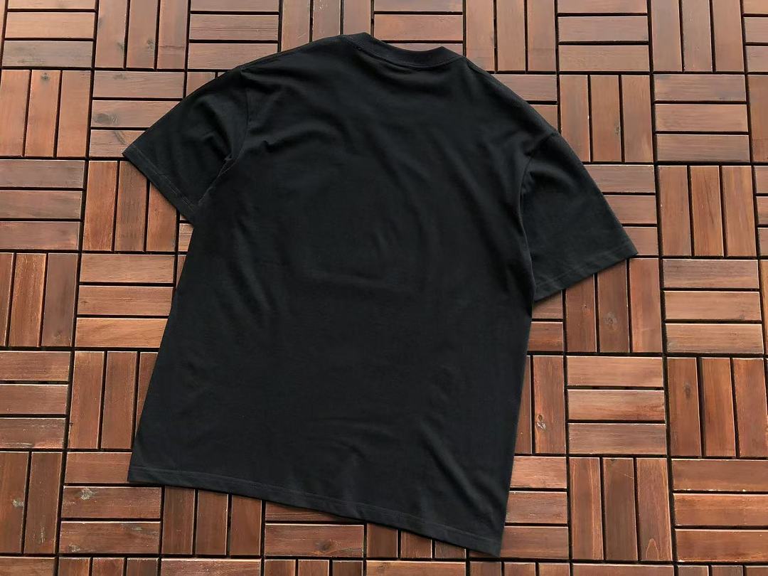 On Running ~85 UNDEFEATED T-SHIRT 55070634 (Im 185CM 80KG Iwear Size L In The Photo) - Image 17