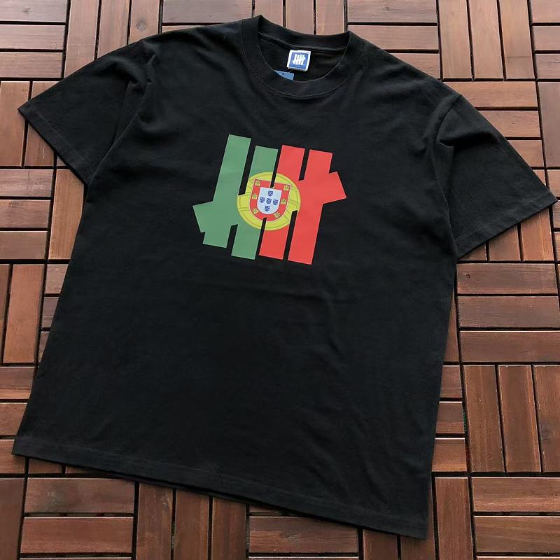 On Running ~ 85 UNDEFEATED T-SHIRT 55072818 (Im 185CM 70KG Iwear Size L In The Photo)