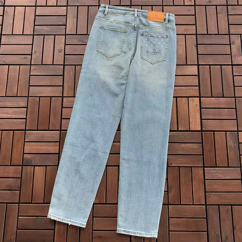 ~239 Lš„JEANS, photo 1