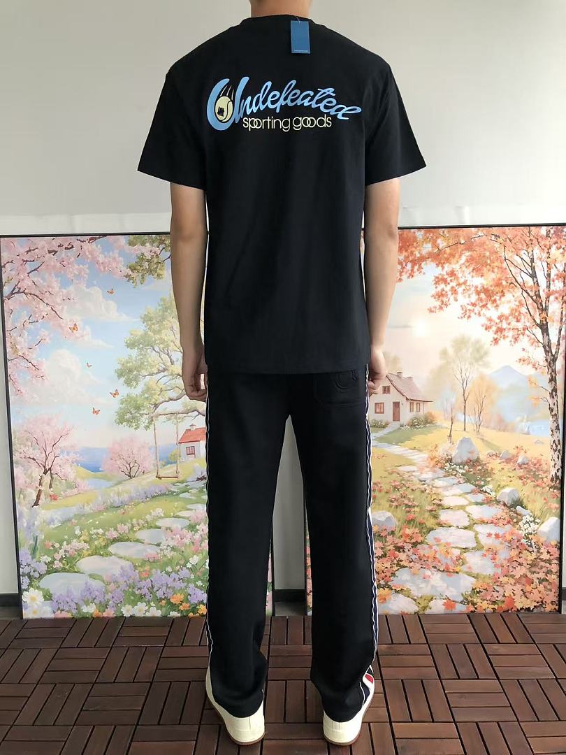 On Running ~85 UNDEFEATED T-SHIRT 55062765 (Im 180CM 68KG Iwear Size M In The Photo) - Image 4