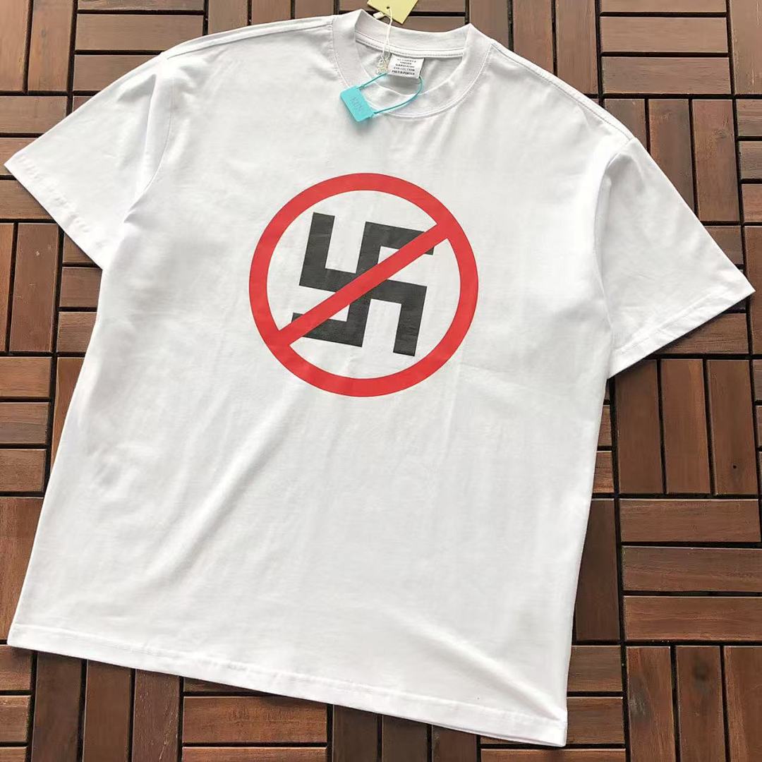 ~109 VETEMENTS T-SHIRT 55040745 (Im 185CM 80KG Iwear Size M In The Photo), photo 1
