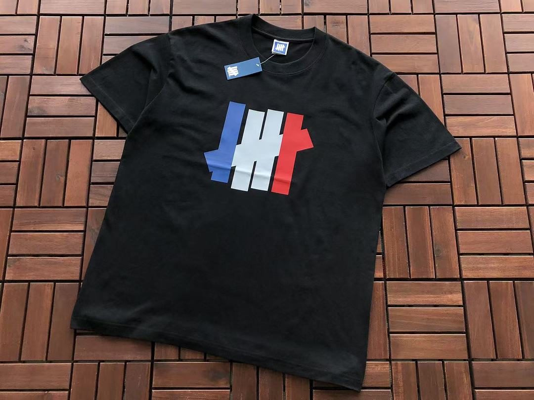 On Running ~ 85 UNDEFEATED T-SHIRT 55072821 (Im 185CM 70KG Iwear Size L In The Photo) - Image 5