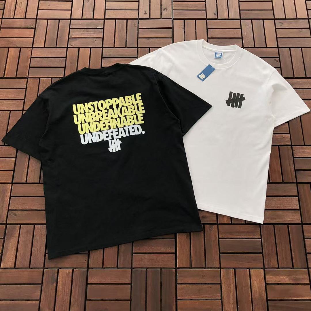On Running ~85 UNDEFEATED T-SHIRT 11123017 (Im 185CM 80KG Iwear Size L In The Photo)
