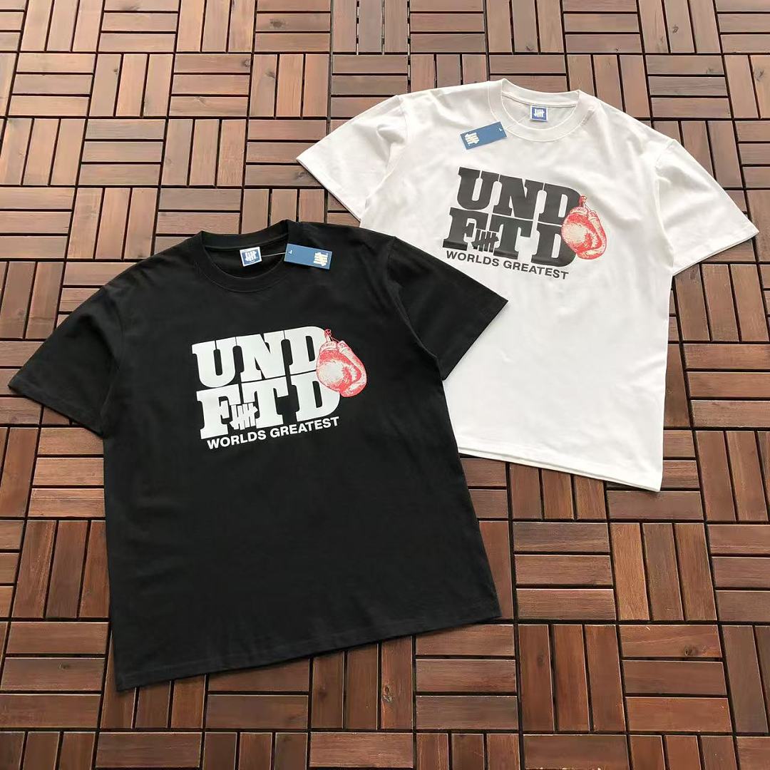 On Running ~85 UNDEFEATED T-SHIRT 55063099 (Im 180CM 68KG Iwear Size L In The Photo)