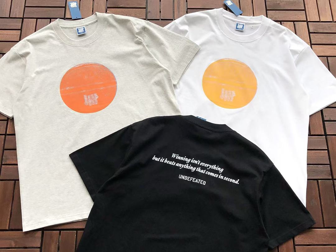On Running ~ 85 UNDEFEATED T-SHIRT 55041739 (Im 185CM 80KG Iwear Size L In The Photo) - Image 6