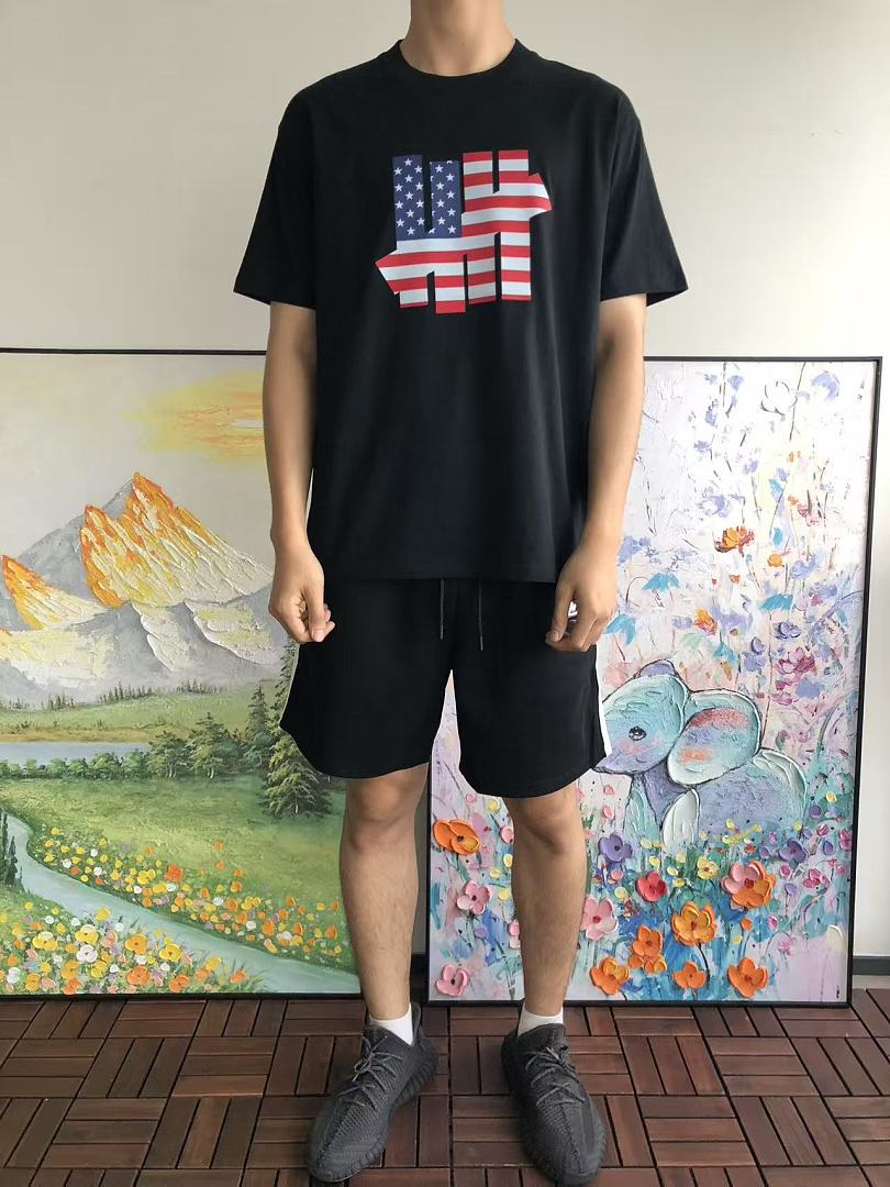 On Running ~ 85 UNDEFEATED T-SHIRT 55072817 (Im 185CM 70KG Iwear Size L In The Photo) - Image 3