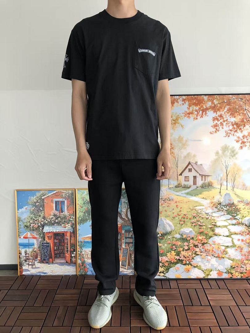 On Running ~109 CH🔥OM🔥 HE🔥RTS T-SHIRT 55022514 (Im 180CM 68KG Iwear Size S In The Photo) - Image 4