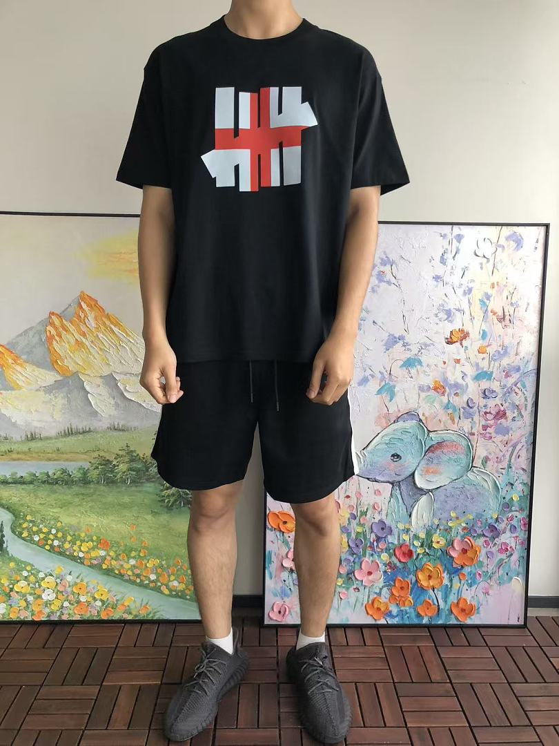 On Running ~ 85 UNDEFEATED T-SHIRT 55072819 (Im 185CM 70KG Iwear Size L In The Photo) - Image 3
