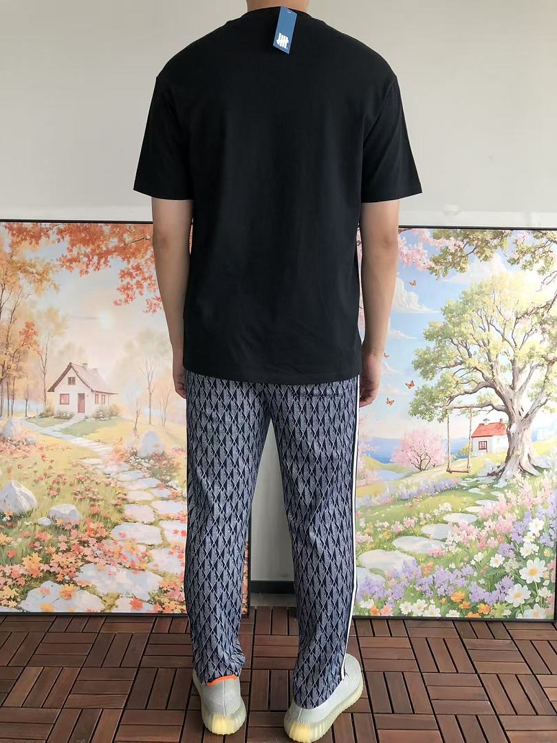On Running ~ 85 UNDEFEATED T-SHIRT 55070684 (Im 185CM 80KG Iwear Size L In The Photo) - Image 5