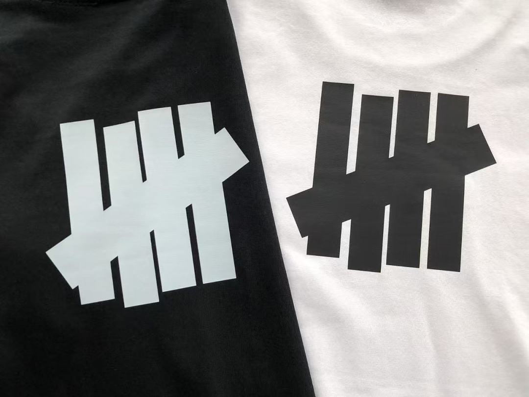 On Running ~85 UNDEFEATED T-SHIRT 55070677 (Im 185CM 80KG Iwear Size L In The Photo) - Image 15
