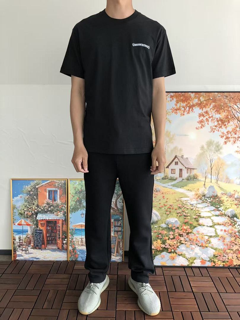 On Running ~109 CH🔥OM🔥 HE🔥RTS T-SHIRT 55022505 (Im 180CM 68KG Iwear Size S In The Photo) - Image 3