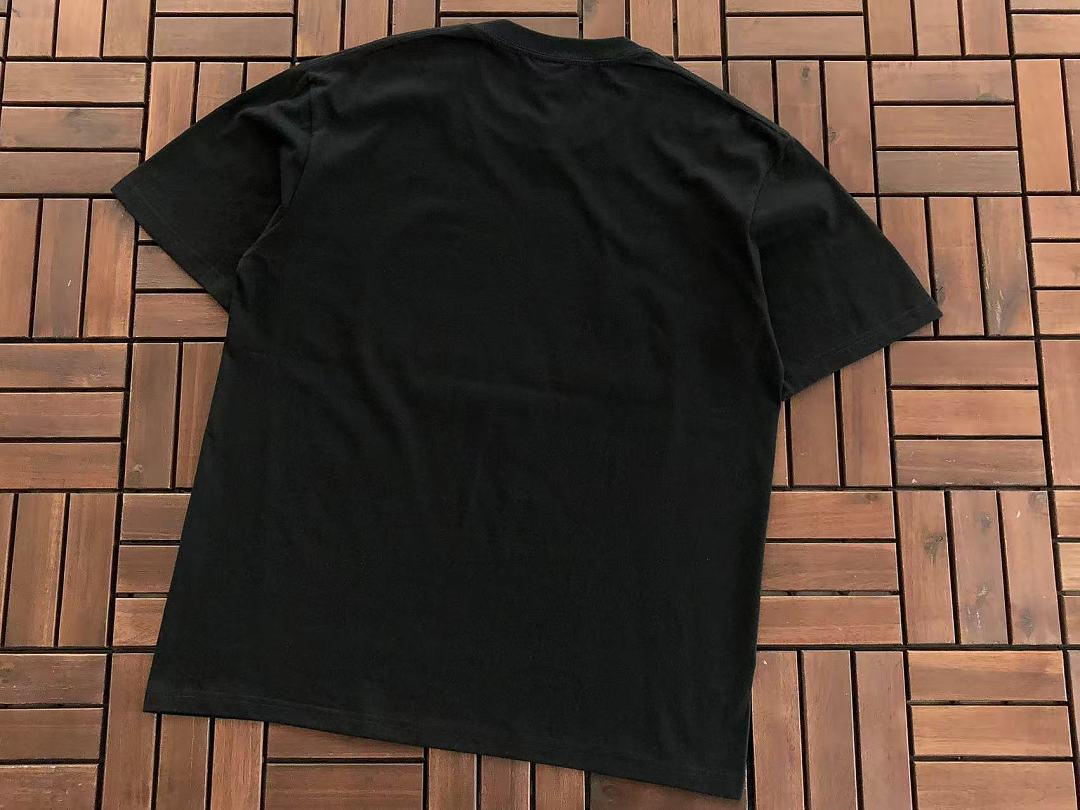 On Running ~ 85 UNDEFEATED T-SHIRT 55070671 (Im 185CM 80KG Iwear Size L In The Photo) - Image 14