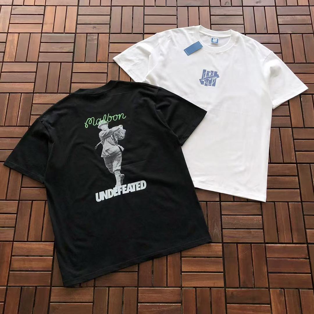 On Running ~85 UNDEFEATED T-SHIRT 55071040 (Im 185CM 70KG Iwear Size L In The Photo)