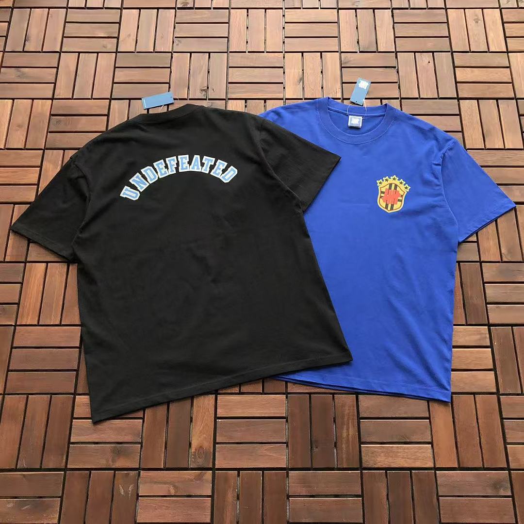On Running ~85 UNDEFEATED T-SHIRT 55041752 (Im 185CM 80KG Iwear Size L In The Photo)