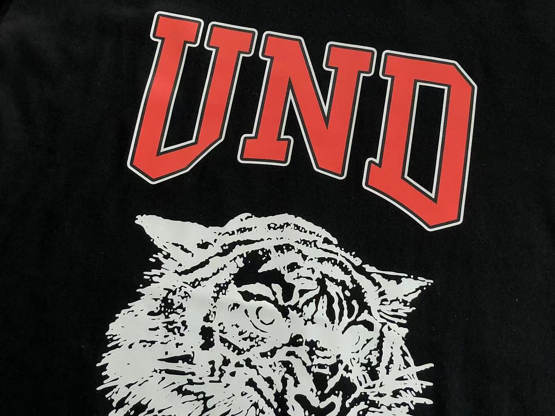 On Running ~85 UNDEFEATED T-SHIRT 55070681 (Im 185CM 80KG Iwear Size L In The Photo) - Image 13