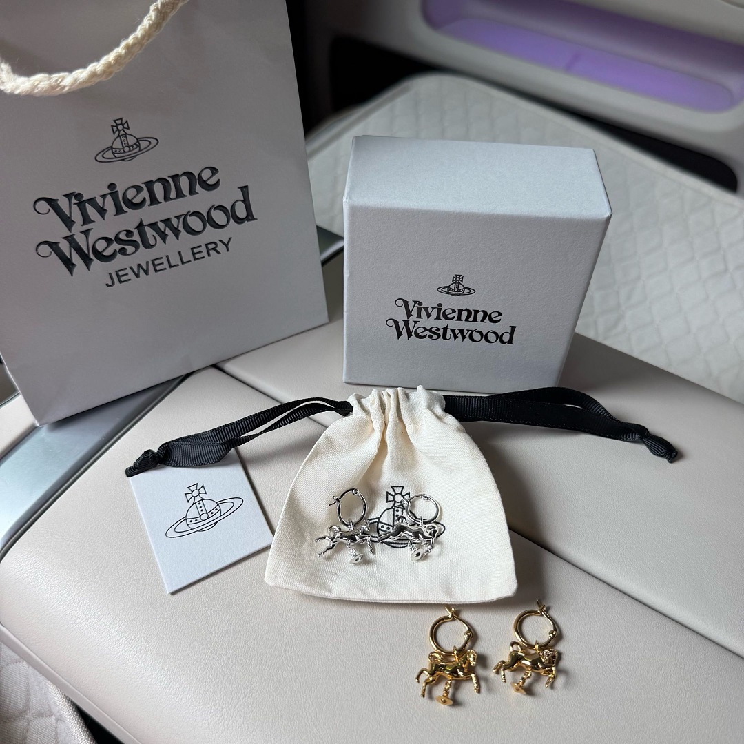 119 VIVIENNE WESTWOOD, photo 1
