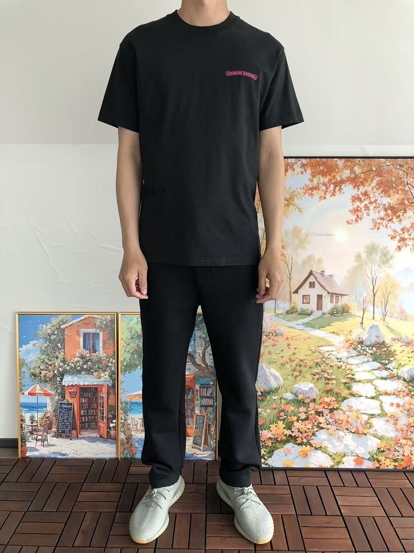On Running ~109 CH🔥OM🔥 HE🔥RTS T-SHIRT 55022515 (Im 180CM 68KG Iwear Size S In The Photo) - Image 3