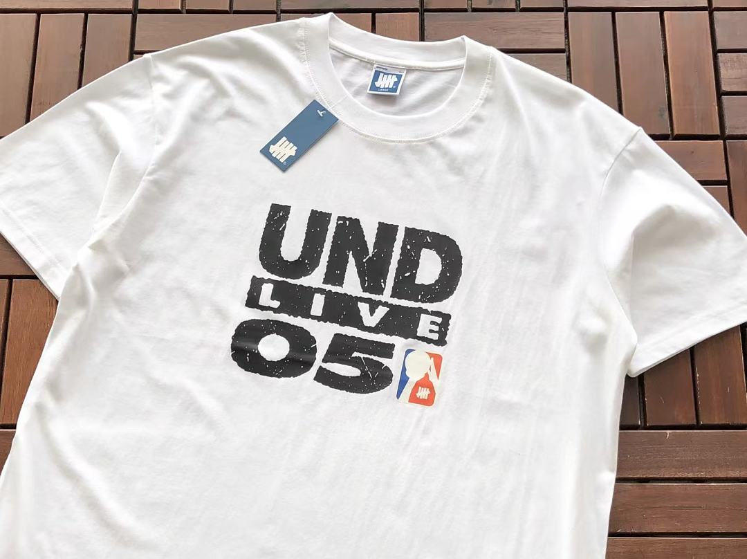 On Running ~85 UNDEFEATED T-SHIRT 55071041 (Im 185CM 70KG Iwear Size L In The Photo) - Image 8
