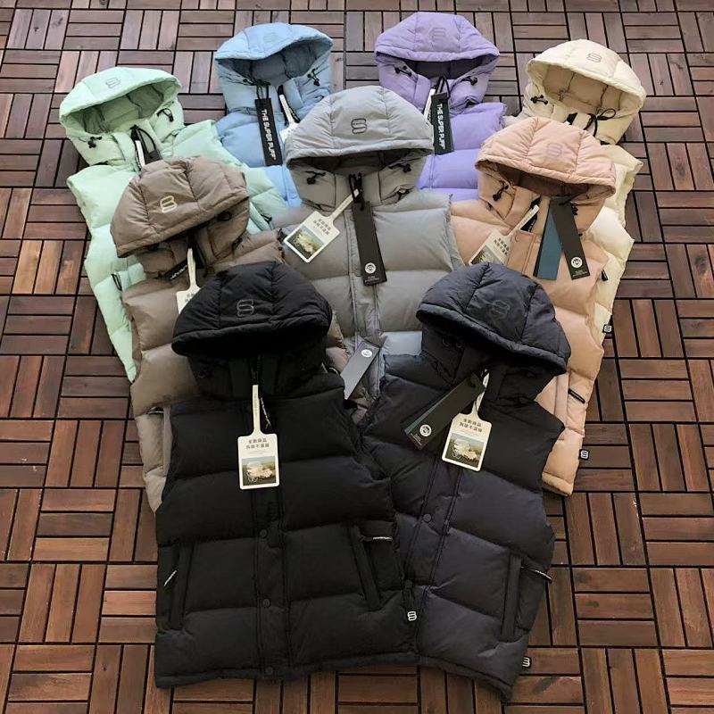 ~549 ARITZIA DOWN VEST, photo 1