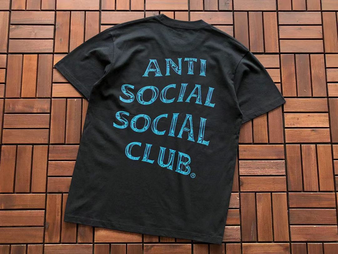 On Running ~88 ANTI SOCIAL CLUB T-SHIRT - Image 4