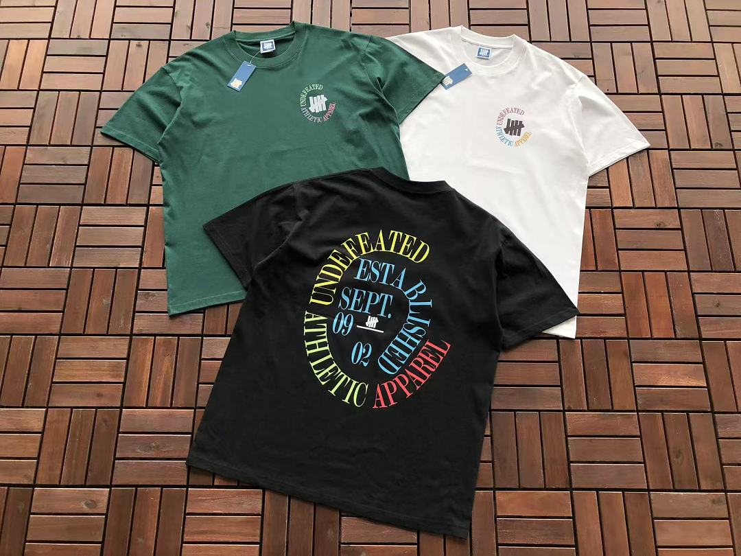 On Running ~85 UNDEFEATED T-SHIRT 55070626 (Im 185CM 80KG Iwear Size L In The Photo) - Image 5
