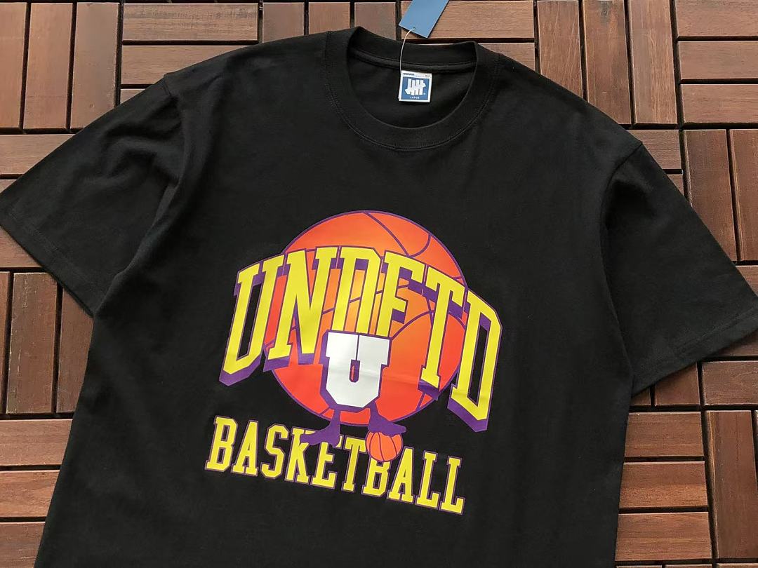 On Running ~85 UNDEFEATED T-SHIRT 55070665 (Im 185CM 80KG Iwear Size L In The Photo) - Image 11