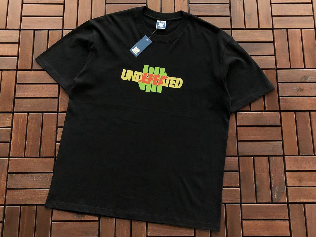On Running ~ 85 UNDEFEATED T-SHIRT 55070671 (Im 185CM 80KG Iwear Size L In The Photo) - Image 9
