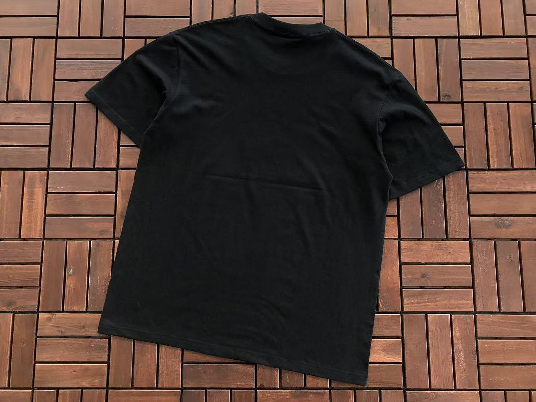 On Running ~85 UNDEFEATED T-SHIRT 55070654 (Im 185CM 80KG Iwear Size L In The Photo) - Image 14