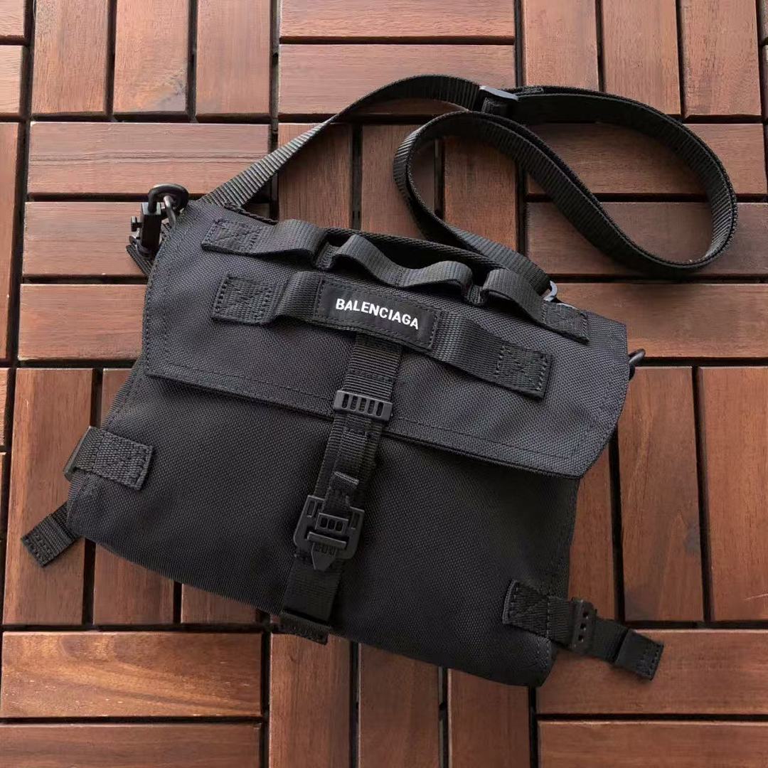 ~365 B🔥L🔥🔥🔥IA🔥A BAG 22112836 (Long 16CM* Wide 24CM* High 7CM), photo 1