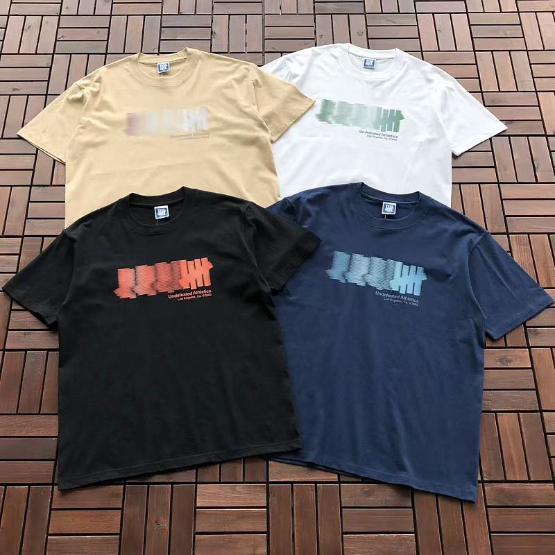 On Running ~89 UNDEFEATED T-SHIRT 11090284 (Im 180CM 68KG Iwear Size M In The Photo)