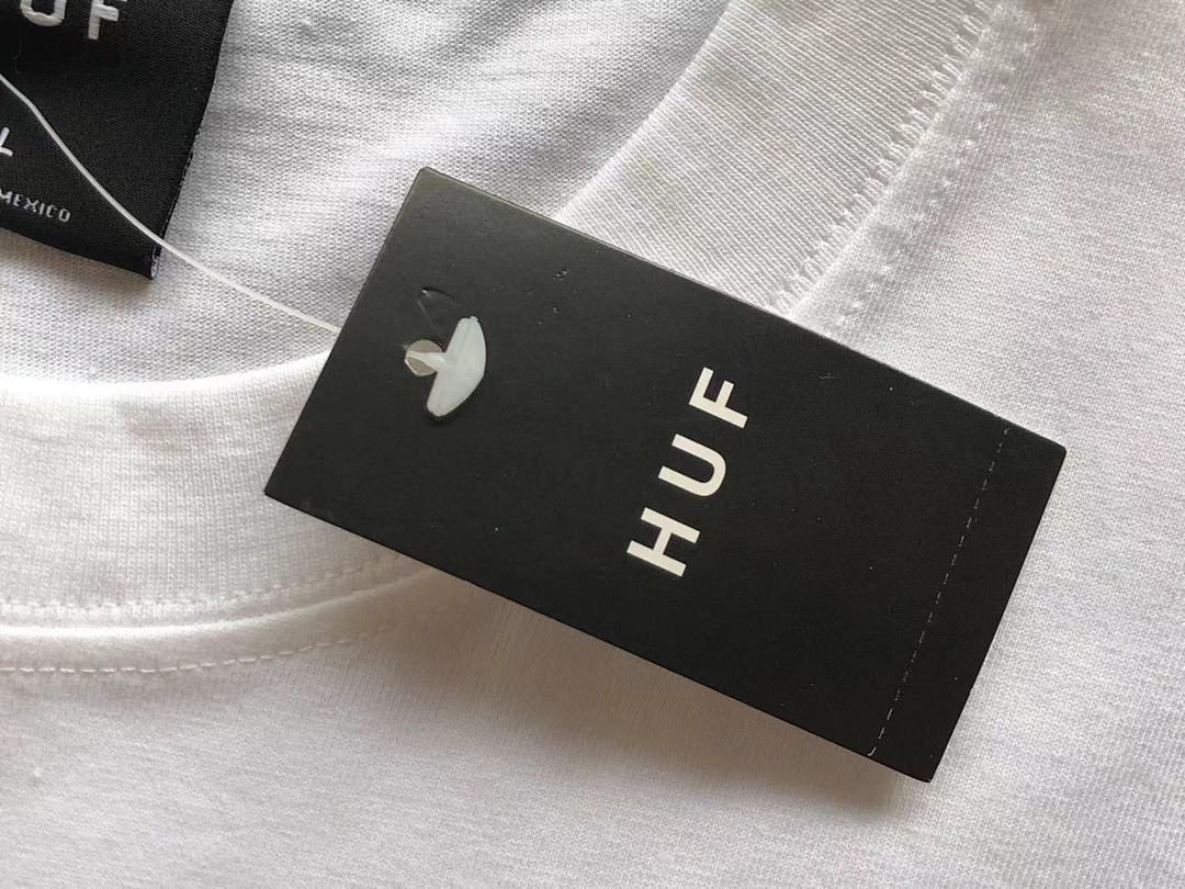 On Running ~85 HUF T-SHIRT - Image 18