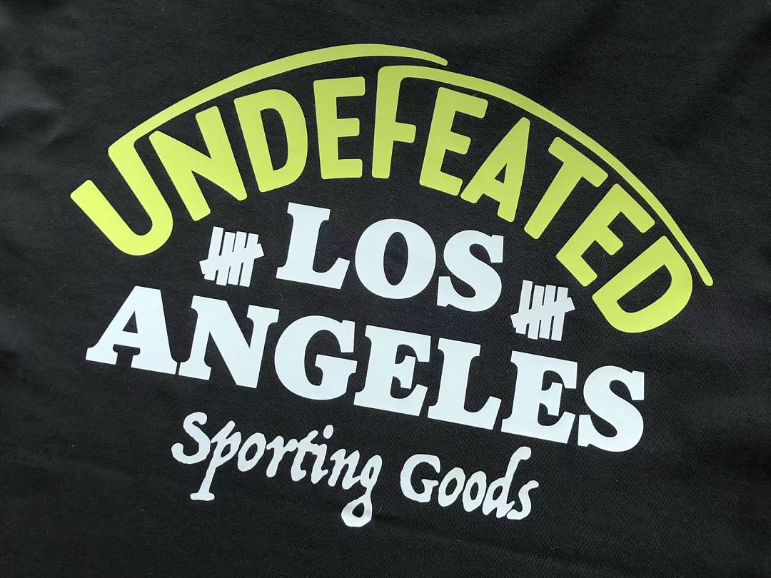 On Running ~ 85 UNDEFEATED T-SHIRT 55070698 (Im 185CM 80KG Iwear Size L In The Photo) - Image 23
