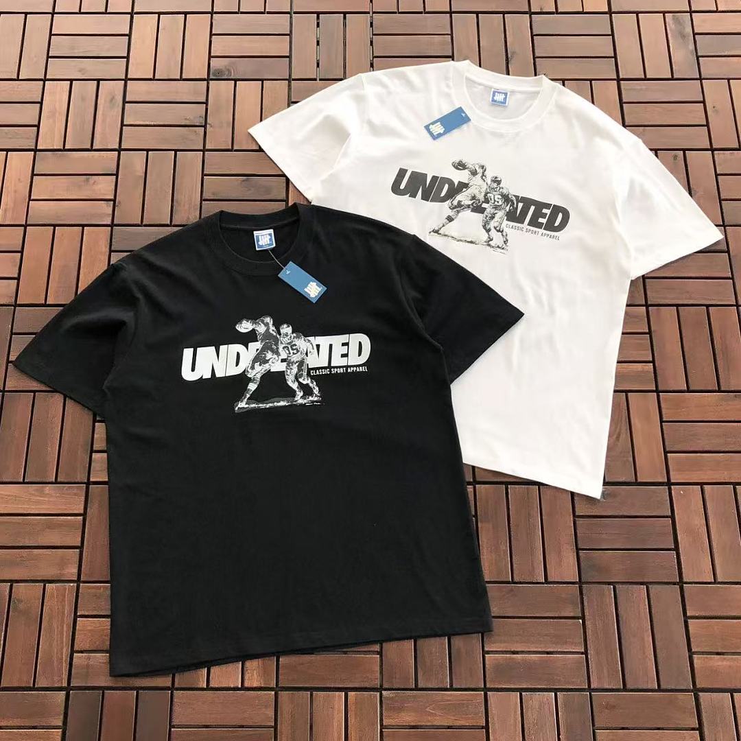 On Running ~85 UNDEFEATED T-SHIRT 55070656 (Im 185CM 80KG Iwear Size L In The Photo)