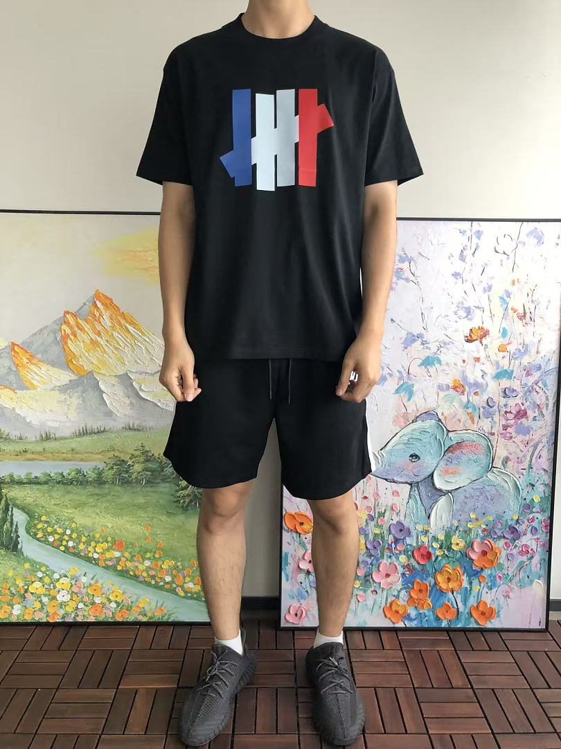 On Running ~ 85 UNDEFEATED T-SHIRT 55072821 (Im 185CM 70KG Iwear Size L In The Photo) - Image 3
