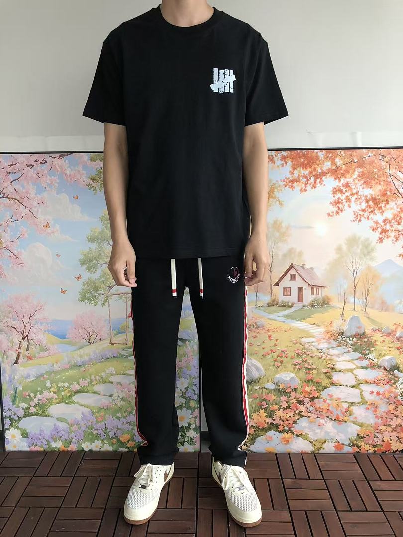 On Running ~85 UNDEFEATED T-SHIRT 11123011 (Im 180CM 68KG Iwear Size L In The Photo) - Image 4