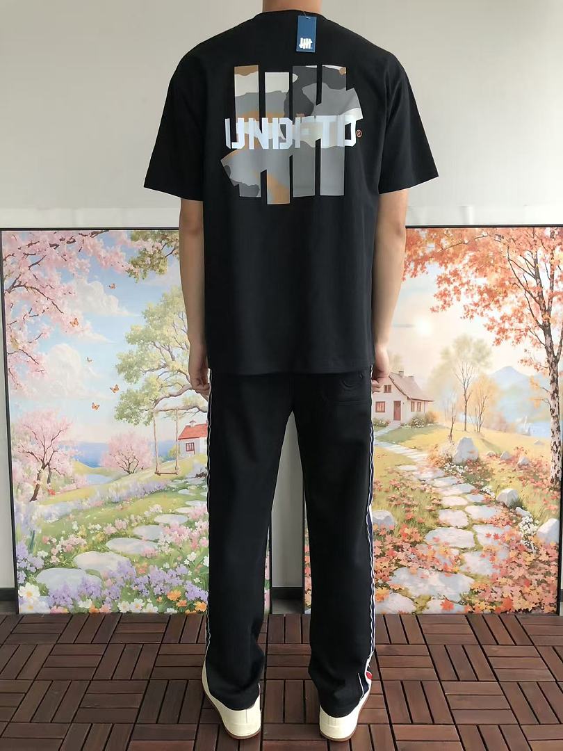 On Running ~85 UNDEFEATED T-SHIRT 11123010 (Im 180CM 68KG Iwear Size L In The Photo) - Image 4