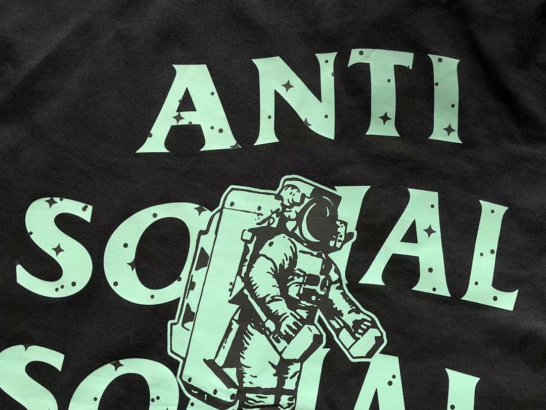 On Running ~88 ANTI SOCIAL CLUB T-SHIRT - Image 12