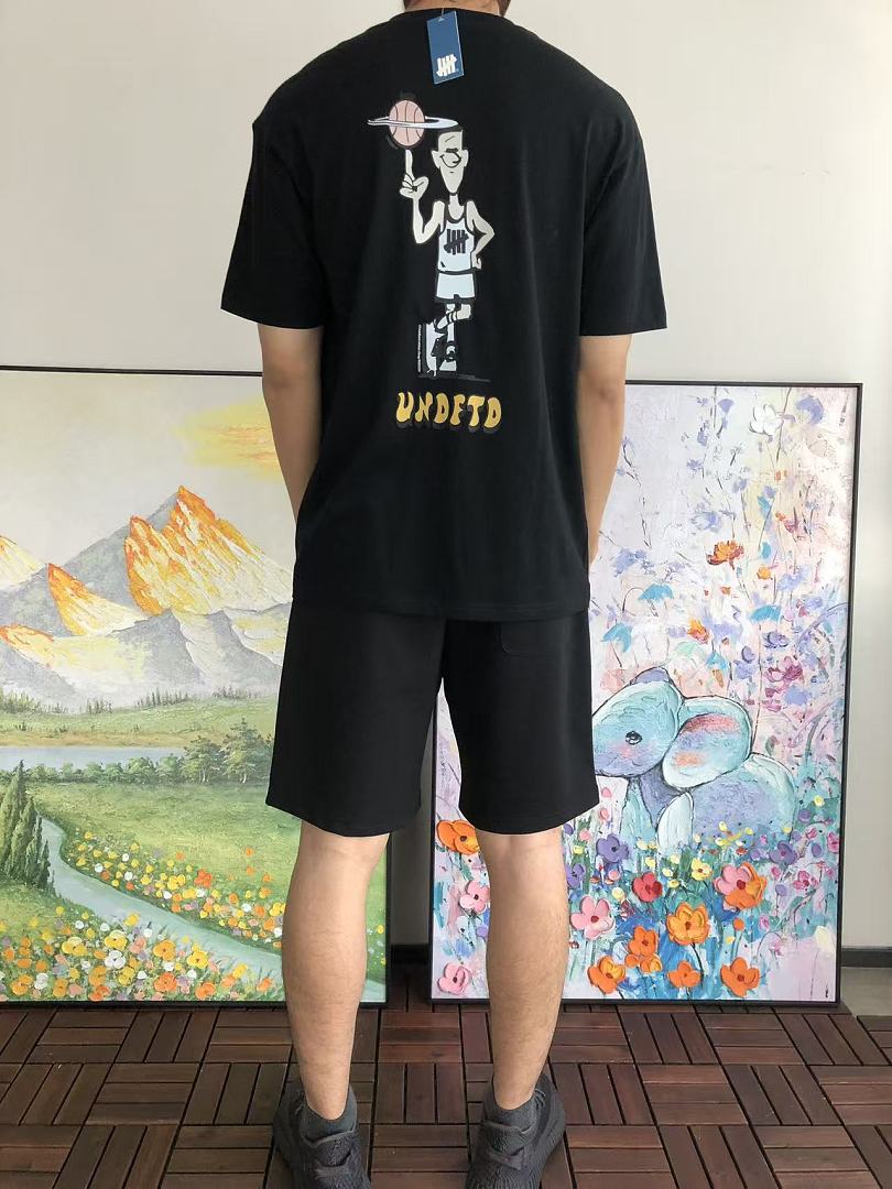 On Running ~ 85 UNDEFEATED T-SHIRT 55071009 (Im 185CM 70KG Iwear Size L In The Photo) - Image 5