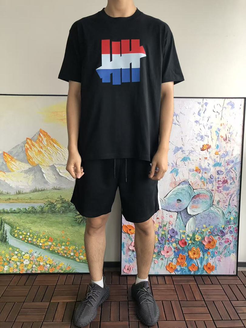 On Running ~ 85 UNDEFEATED T-SHIRT 55072824 (Im 185CM 70KG Iwear Size L In The Photo) - Image 3