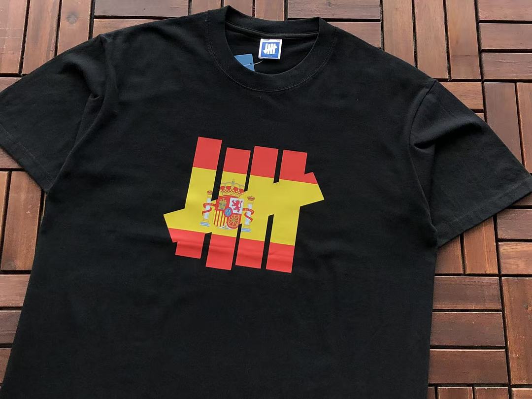 On Running ~ 85 UNDEFEATED T-SHIRT 55072820 (Im 185CM 70KG Iwear Size L In The Photo) - Image 6