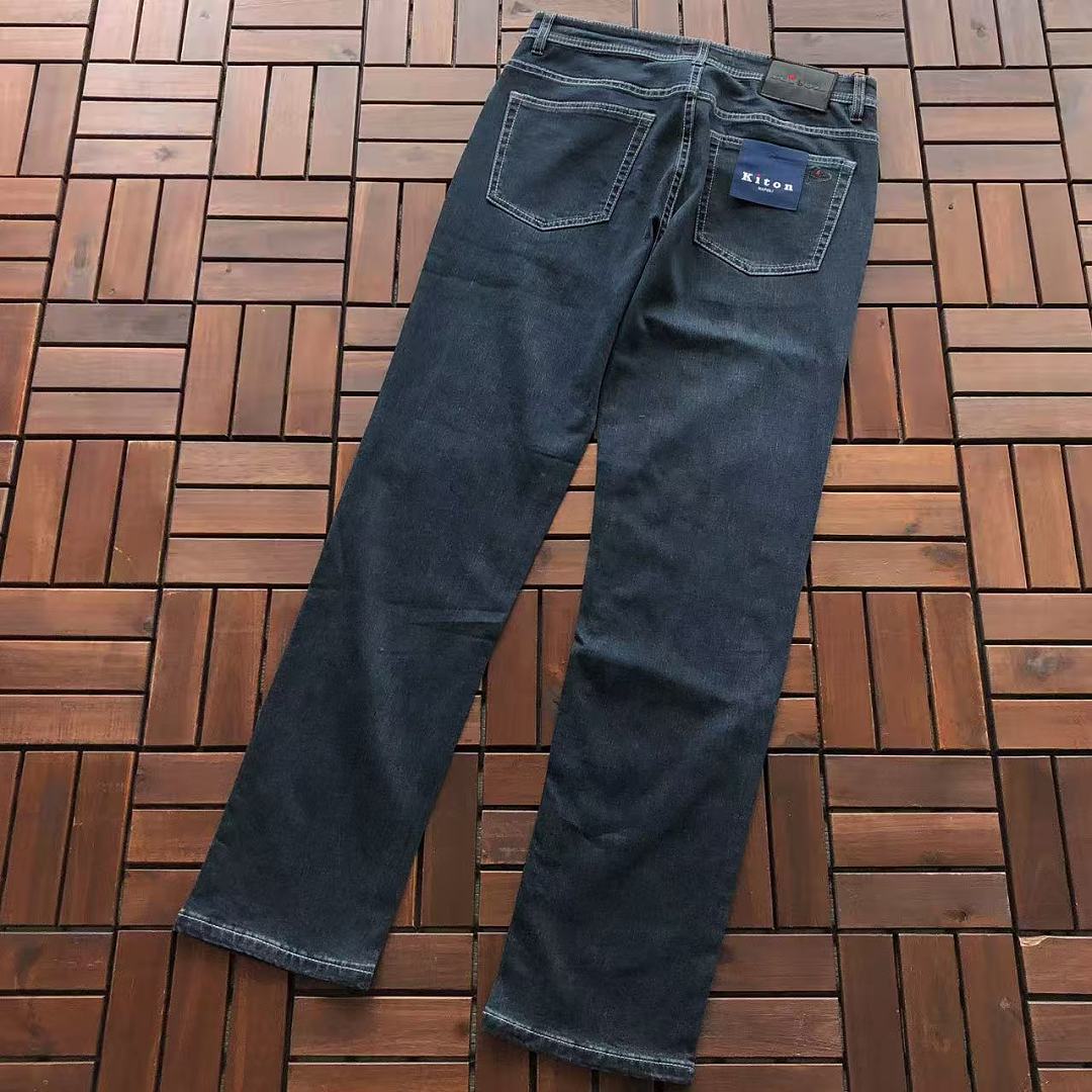 On Running ~ 179 KITON, photo 1