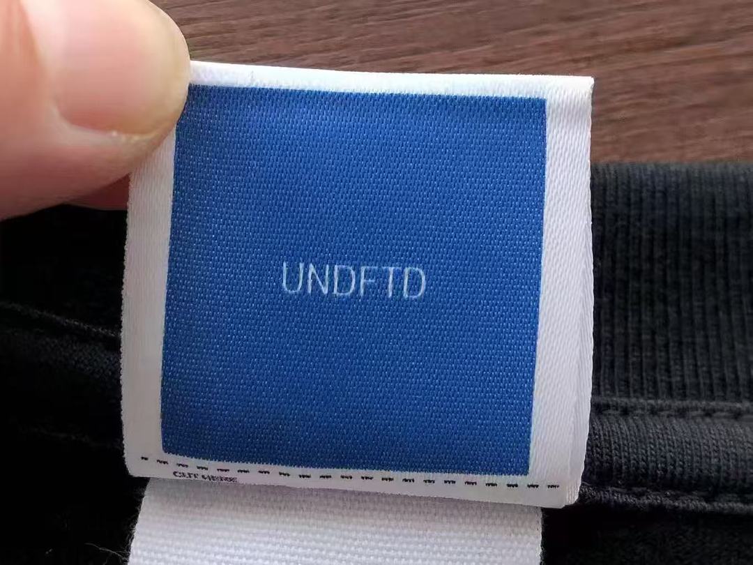 On Running ~ 85 UNDEFEATED T-SHIRT 55072823 (Im 185CM 70KG Iwear Size L In The Photo) - Image 16