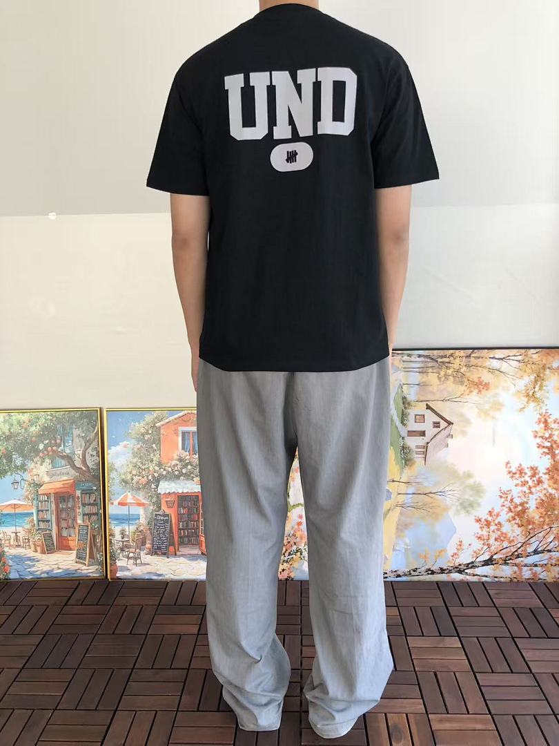 On Running ~85 UNDEFEATED T-SHIRT 11123014 (Im 185CM 80KG Iwear Size L In The Photo) - Image 4