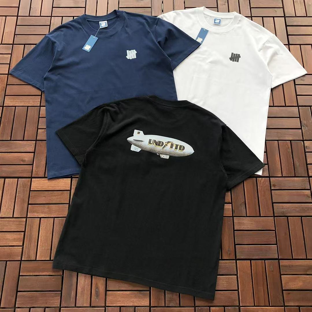 On Running ~85 UNDEFEATED T-SHIRT 55063063 (Im 180CM 68KG Iwear Size L In The Photo)