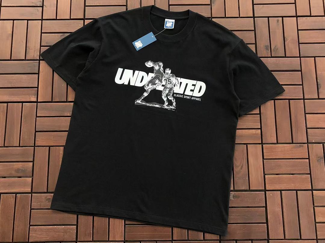 On Running ~85 UNDEFEATED T-SHIRT 55070656 (Im 185CM 80KG Iwear Size L In The Photo) - Image 9