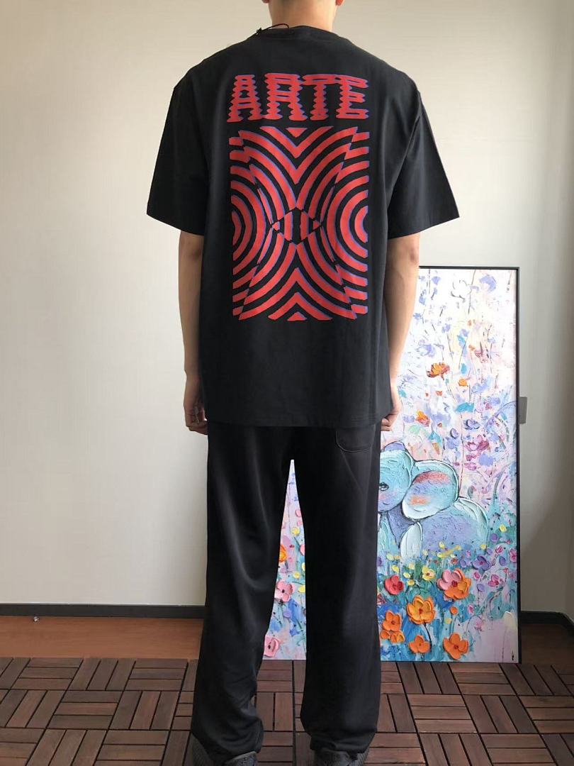 On Running ~95 AR🔥E AN🔥W🔥RP T-SHIRT 11101792 (Im 180CM 68KG Iwear Size XL In The Photo) - Image 4