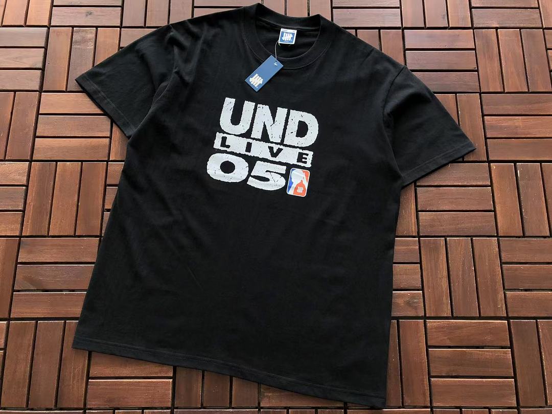 On Running ~85 UNDEFEATED T-SHIRT 55071041 (Im 185CM 70KG Iwear Size L In The Photo) - Image 9